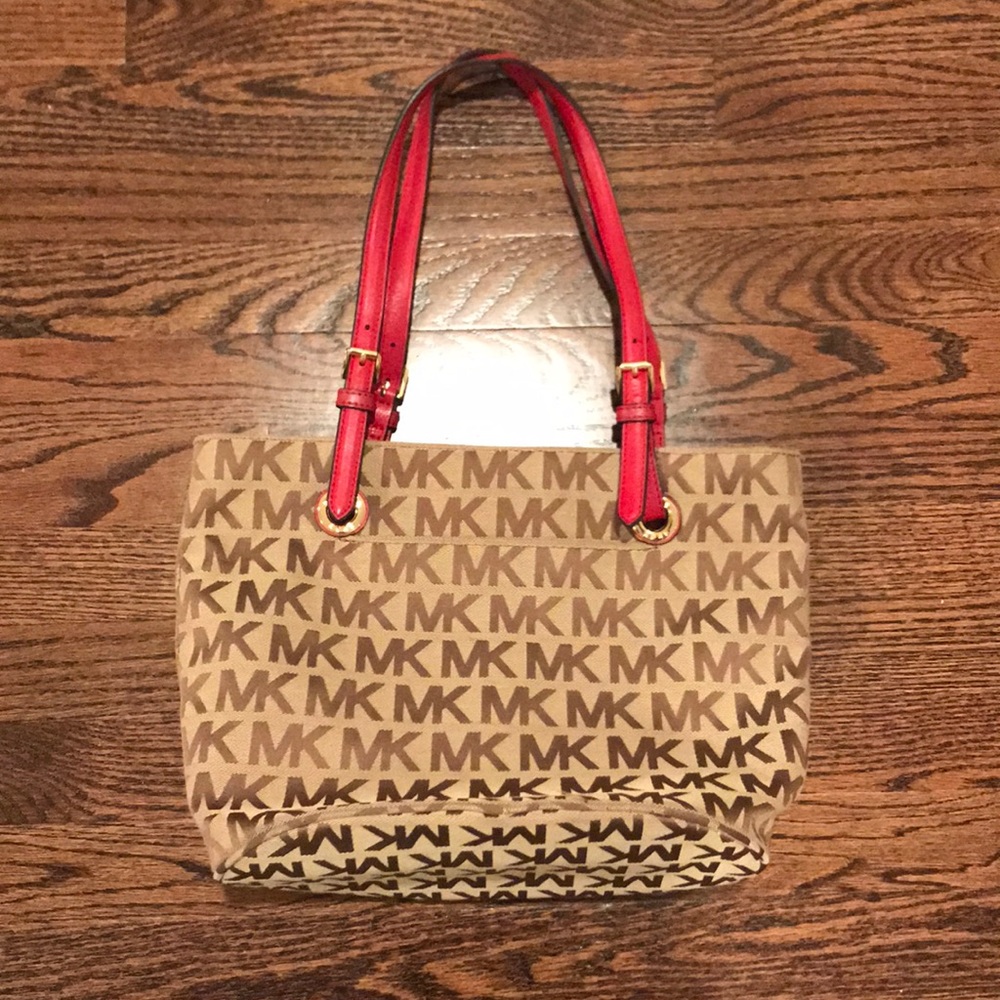 Michael Kors bucket bag